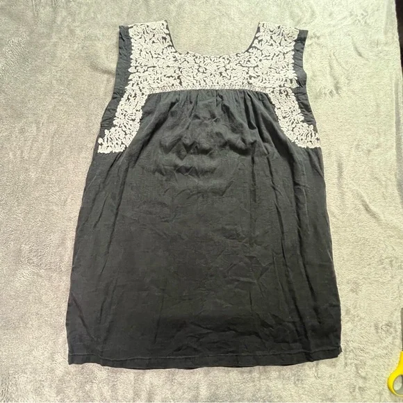 j. marie Black Large Dress with White Floral Embroidered with Pockets - Picture 7 of 7